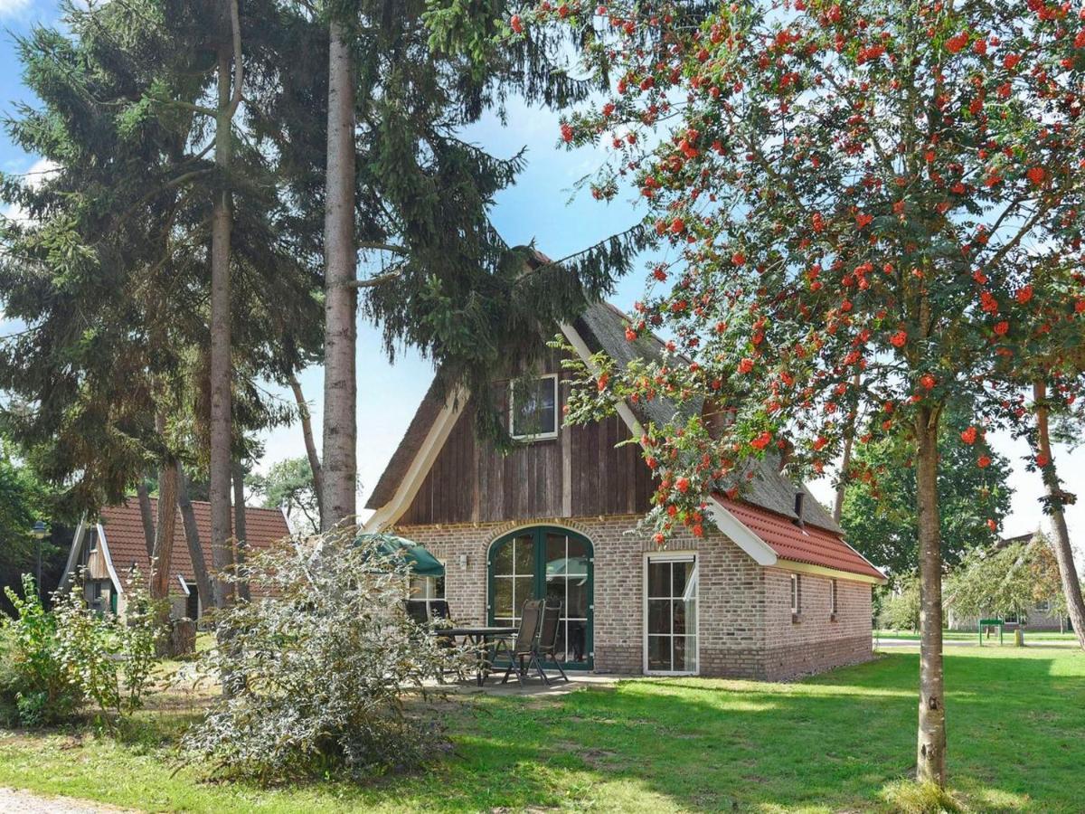 Landal Landgoed De Hellendoornse Berg Hotel Haarle Esterno foto